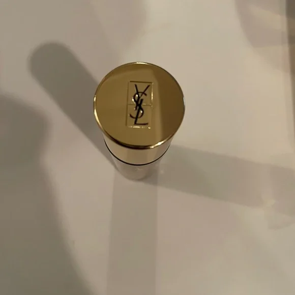 💯YSL Touche Eclat Radiance Awakening Foundation🎁 - Picture 4 of 8